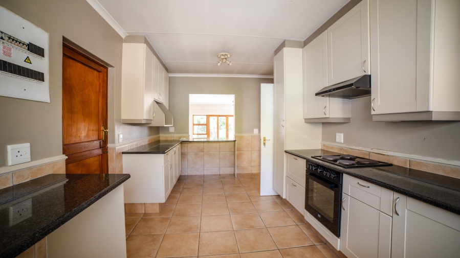 To Let 3 Bedroom Property for Rent in Lonehill Gauteng