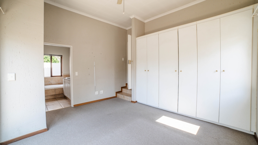 To Let 3 Bedroom Property for Rent in Lonehill Gauteng