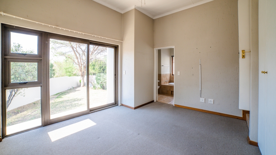 To Let 3 Bedroom Property for Rent in Lonehill Gauteng