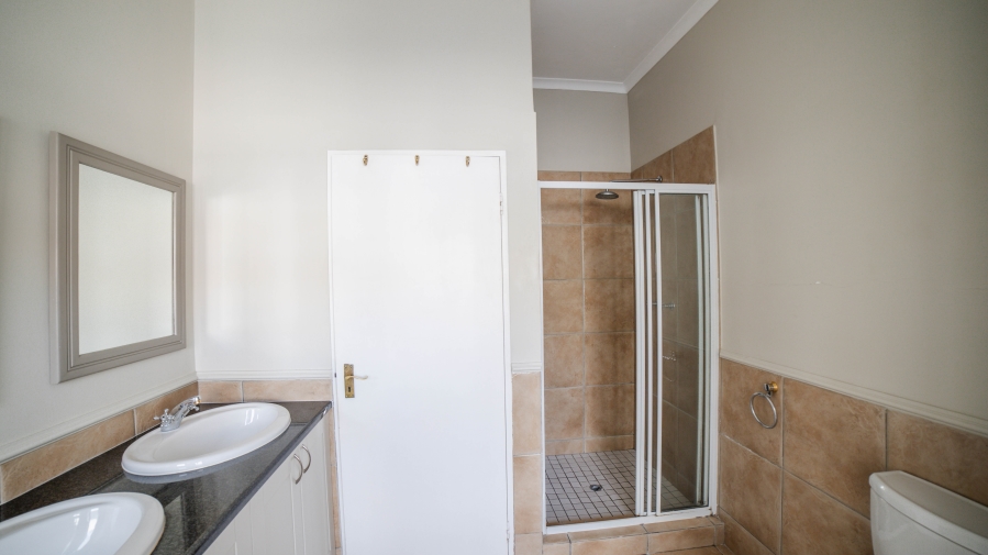 To Let 3 Bedroom Property for Rent in Lonehill Gauteng