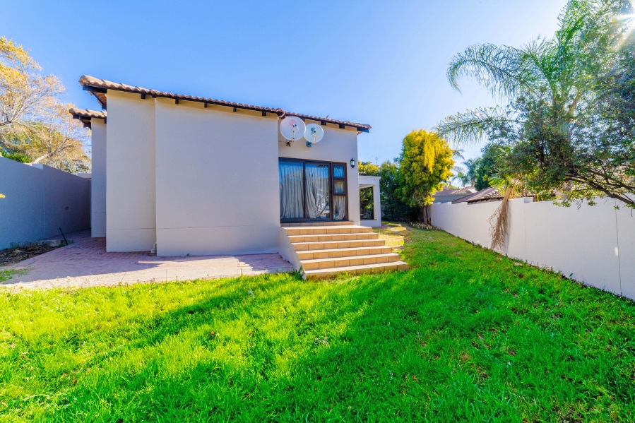 To Let 3 Bedroom Property for Rent in Lonehill Gauteng