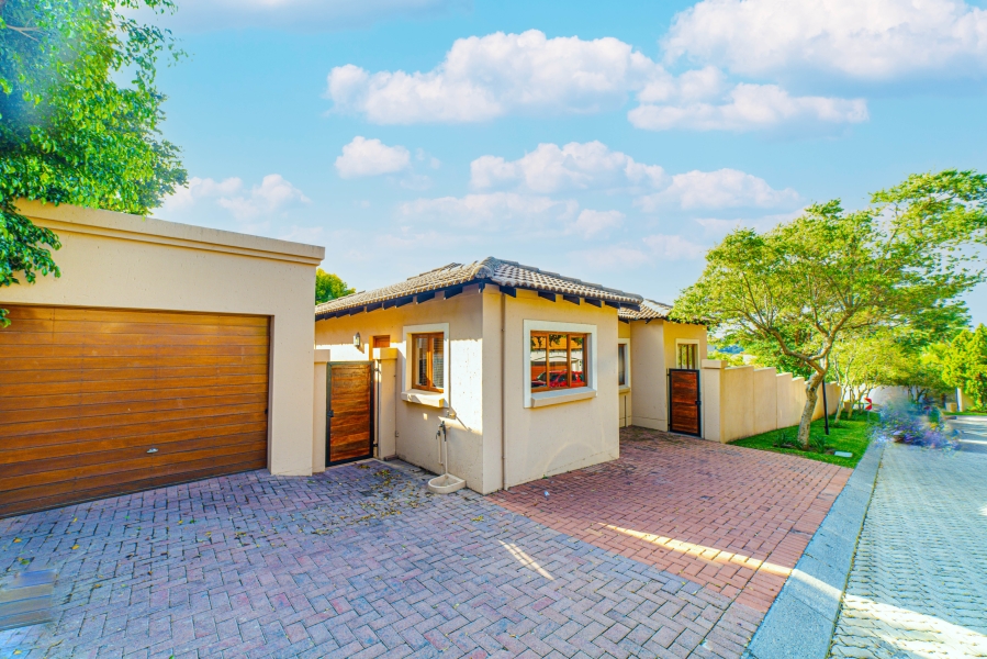 To Let 3 Bedroom Property for Rent in Lonehill Gauteng