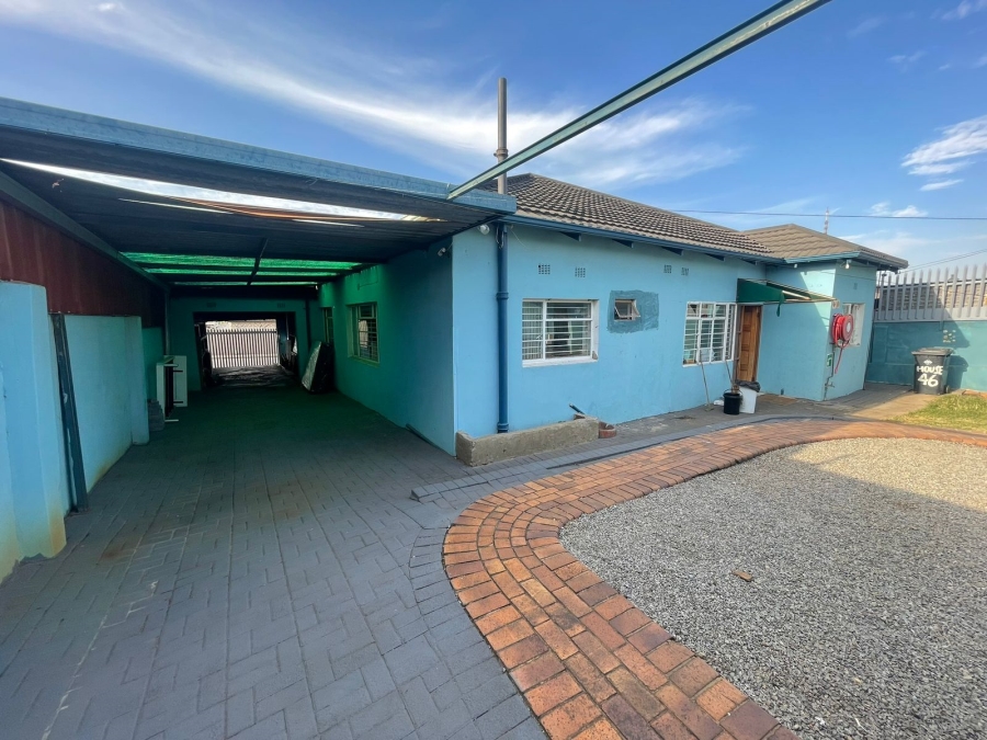 5 Bedroom Property for Sale in Brixton Gauteng