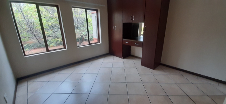 To Let 2 Bedroom Property for Rent in Kenleaf Gauteng