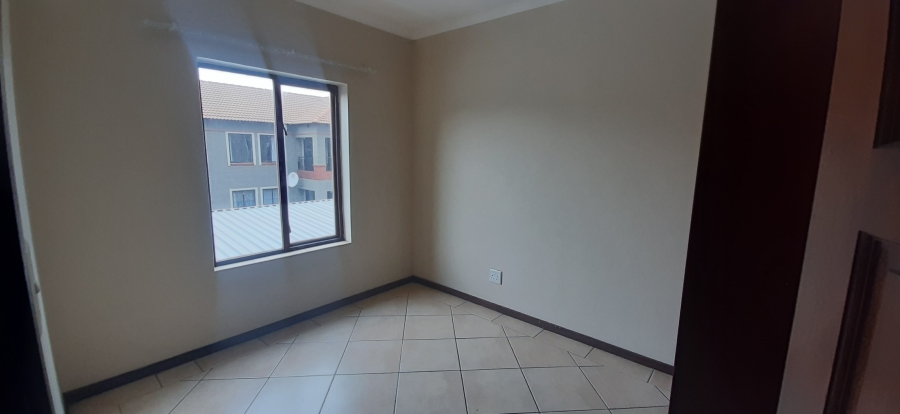 To Let 2 Bedroom Property for Rent in Kenleaf Gauteng
