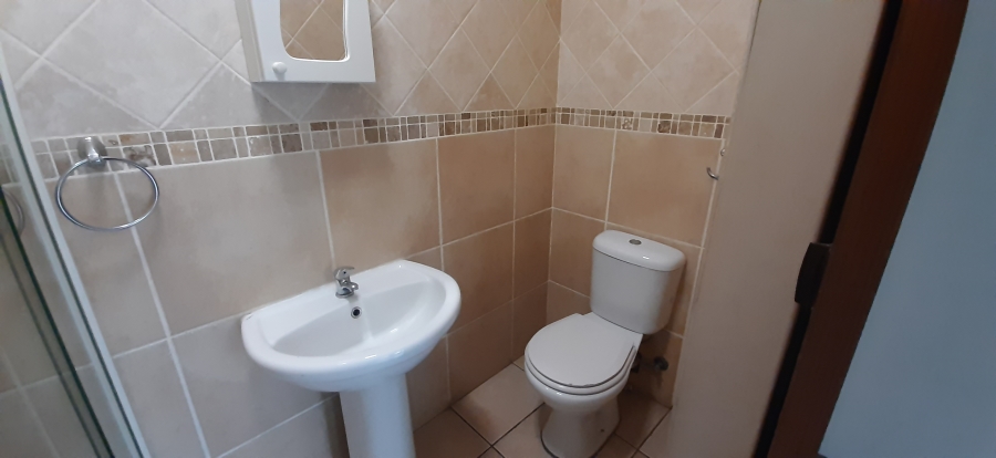 To Let 2 Bedroom Property for Rent in Kenleaf Gauteng