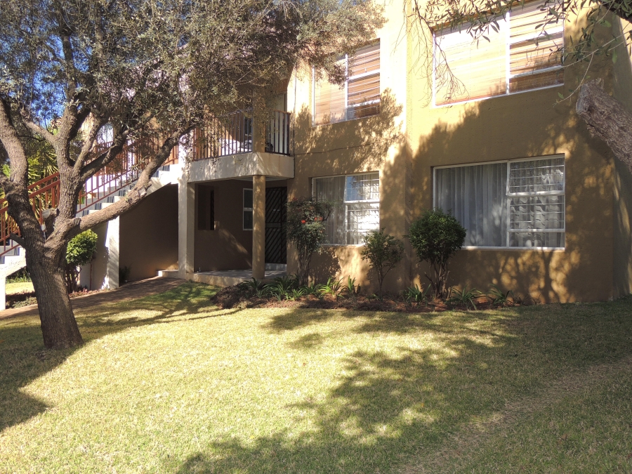 2 Bedroom Property for Sale in Little Falls Gauteng