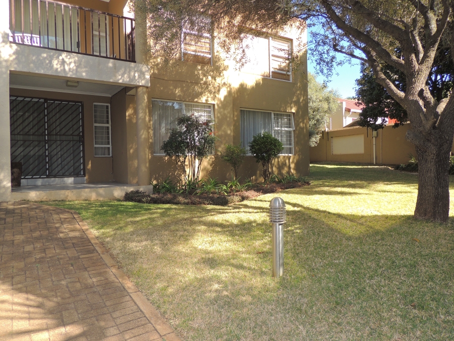 2 Bedroom Property for Sale in Little Falls Gauteng