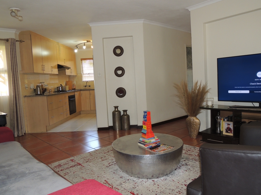 2 Bedroom Property for Sale in Little Falls Gauteng