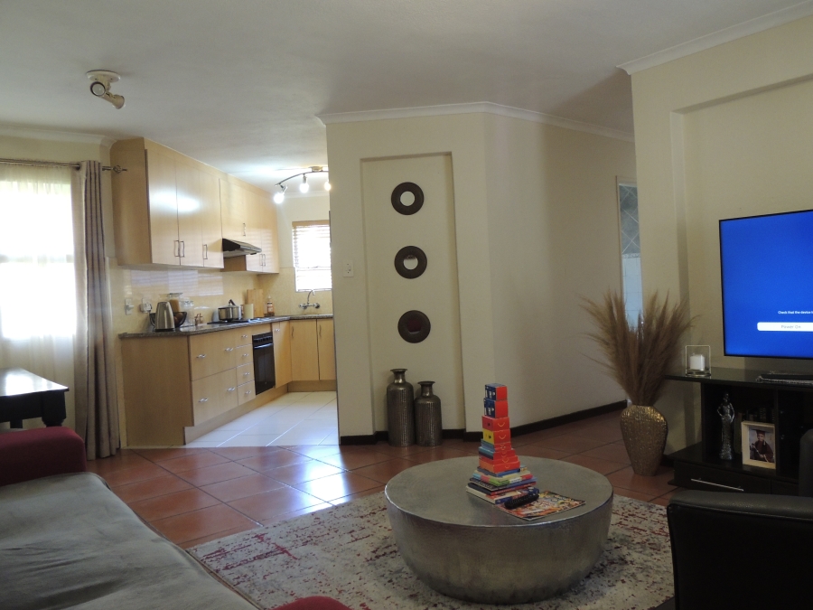 2 Bedroom Property for Sale in Little Falls Gauteng