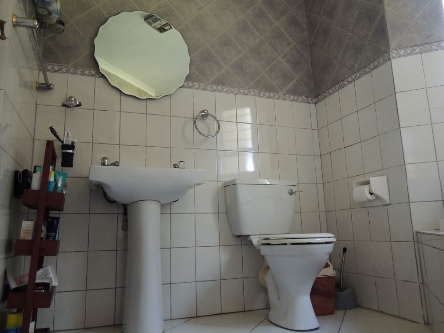 2 Bedroom Property for Sale in Little Falls Gauteng