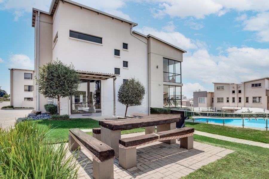 2 Bedroom Property for Sale in Lonehill Gauteng