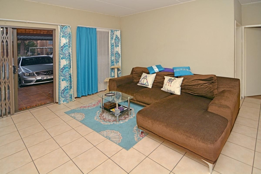 To Let 2 Bedroom Property for Rent in Paulshof Gauteng