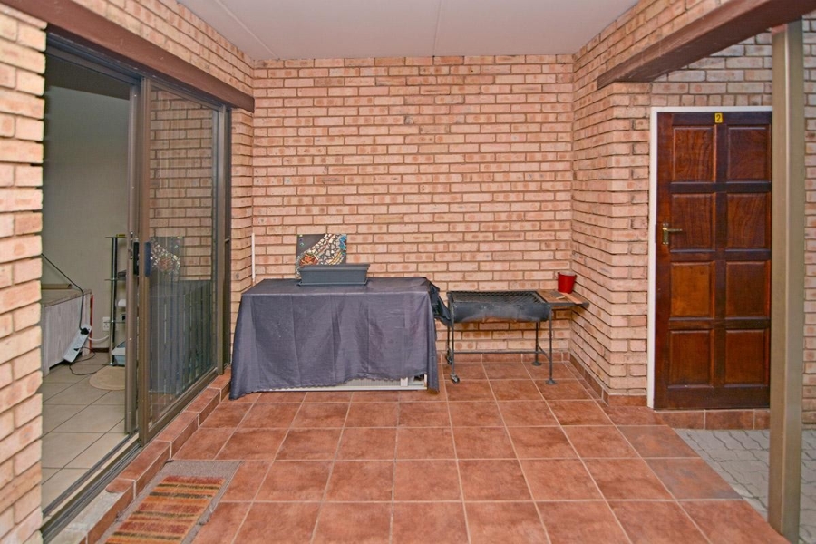 To Let 2 Bedroom Property for Rent in Paulshof Gauteng