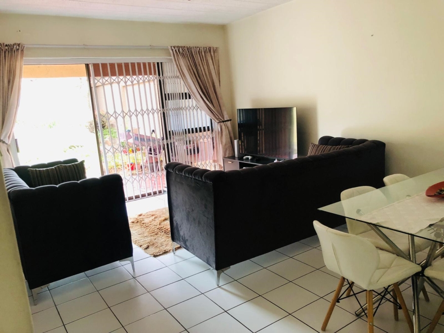 2 Bedroom Property for Sale in Buccleuch Gauteng