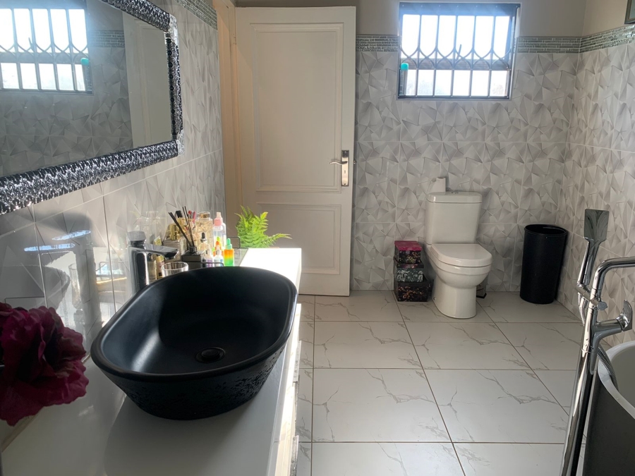 5 Bedroom Property for Sale in Kaydale Gauteng