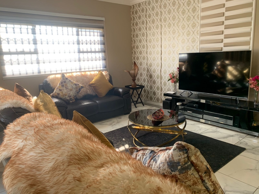 5 Bedroom Property for Sale in Kaydale Gauteng