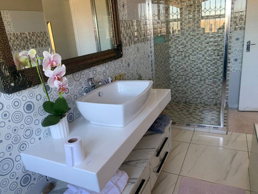 5 Bedroom Property for Sale in Kaydale Gauteng