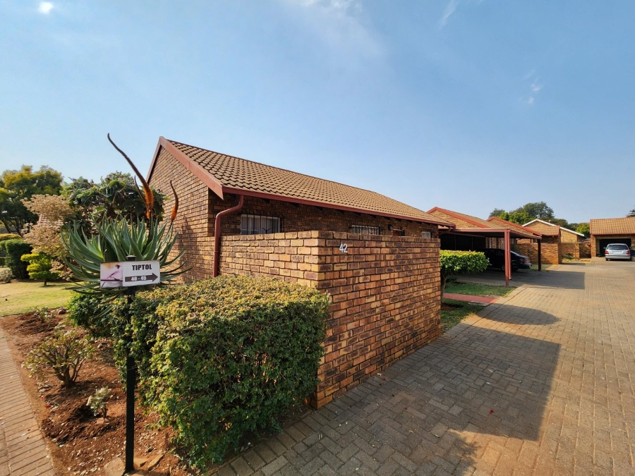 2 Bedroom Property for Sale in Annlin Gauteng