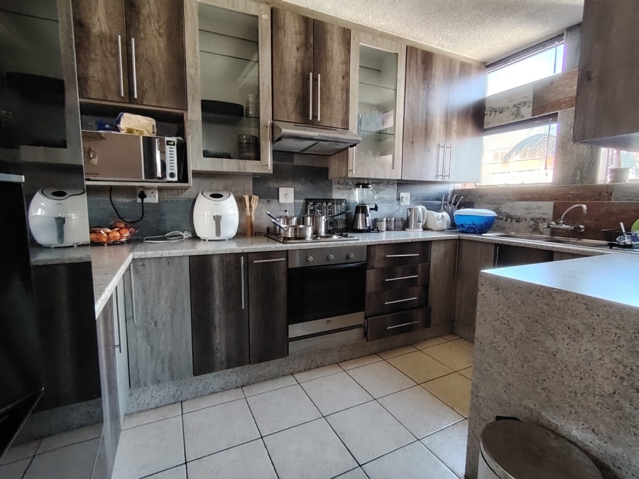 2 Bedroom Property for Sale in Wonderboom South Gauteng