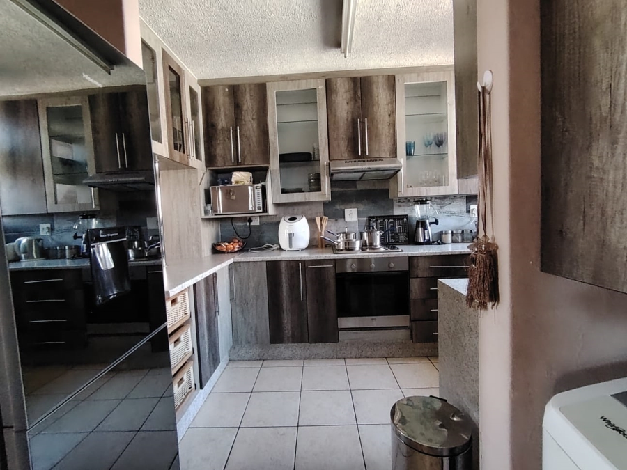 2 Bedroom Property for Sale in Wonderboom South Gauteng