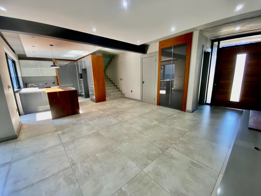 3 Bedroom Property for Sale in Atholl Gauteng