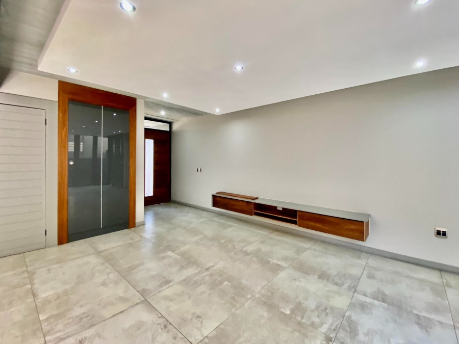 3 Bedroom Property for Sale in Atholl Gauteng