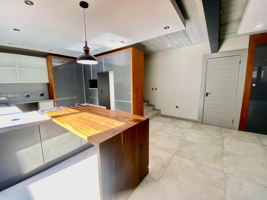 3 Bedroom Property for Sale in Atholl Gauteng