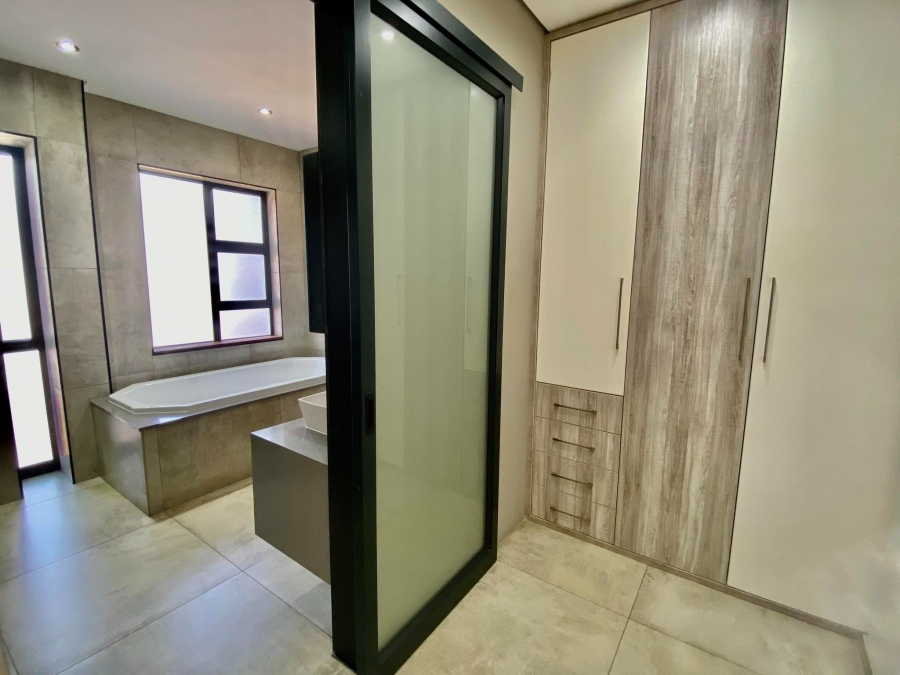 3 Bedroom Property for Sale in Atholl Gauteng
