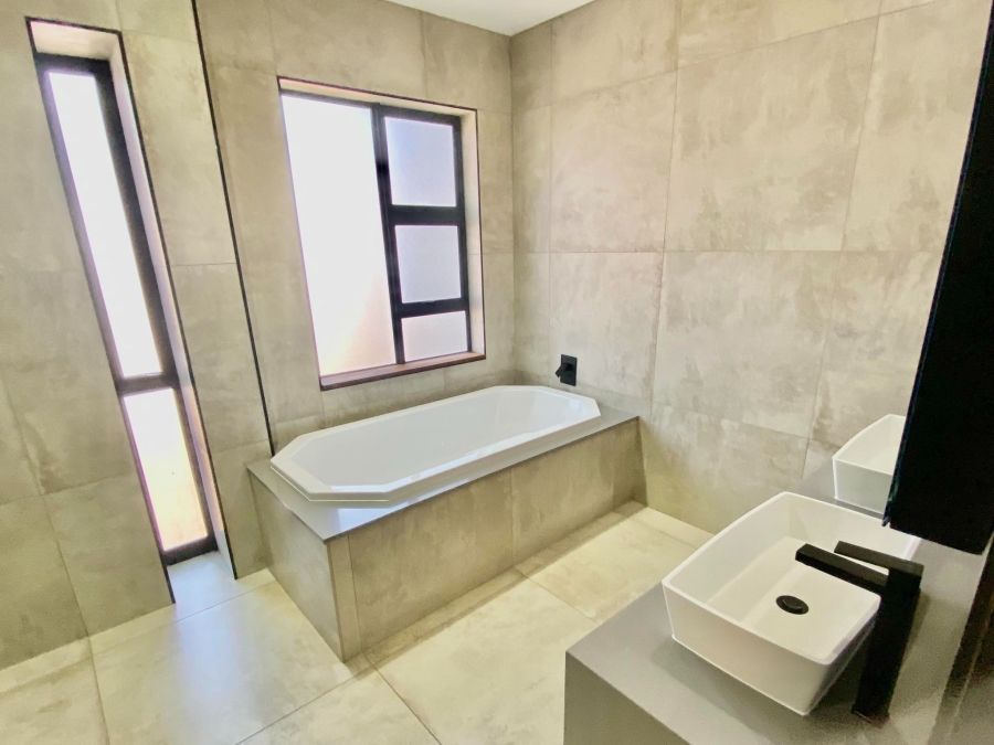 3 Bedroom Property for Sale in Atholl Gauteng