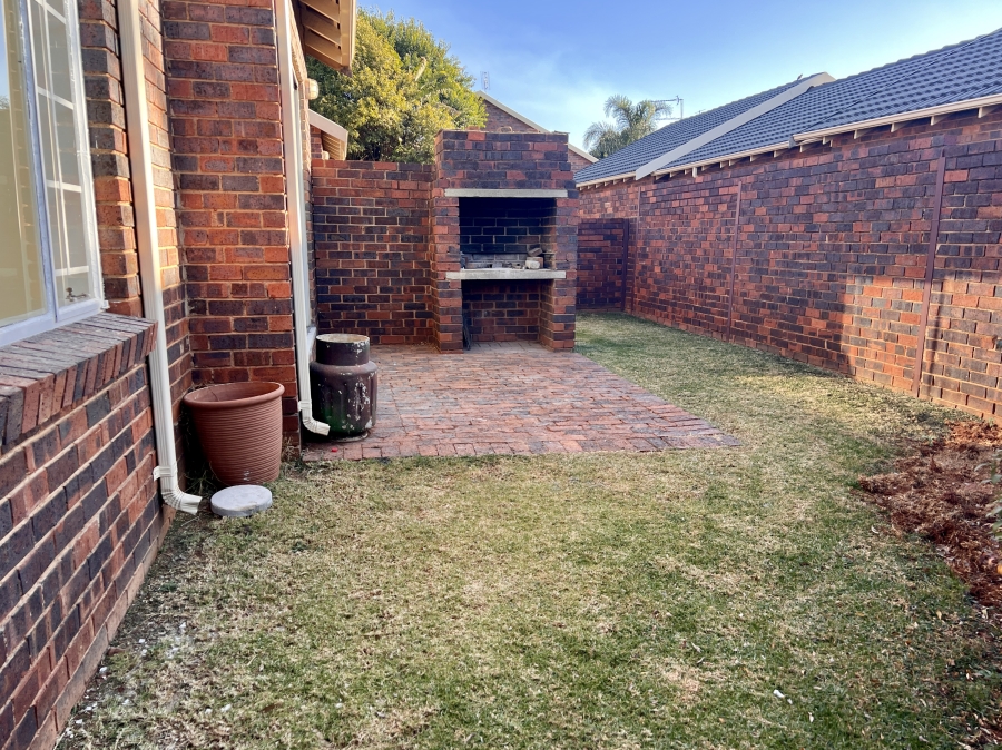 2 Bedroom Property for Sale in Weltevreden Park Gauteng