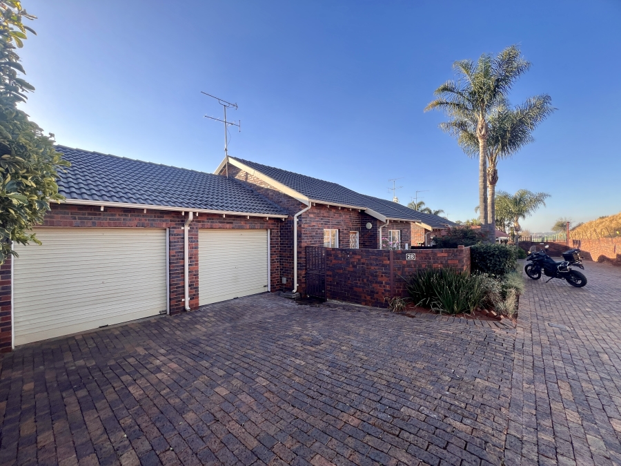 2 Bedroom Property for Sale in Weltevreden Park Gauteng