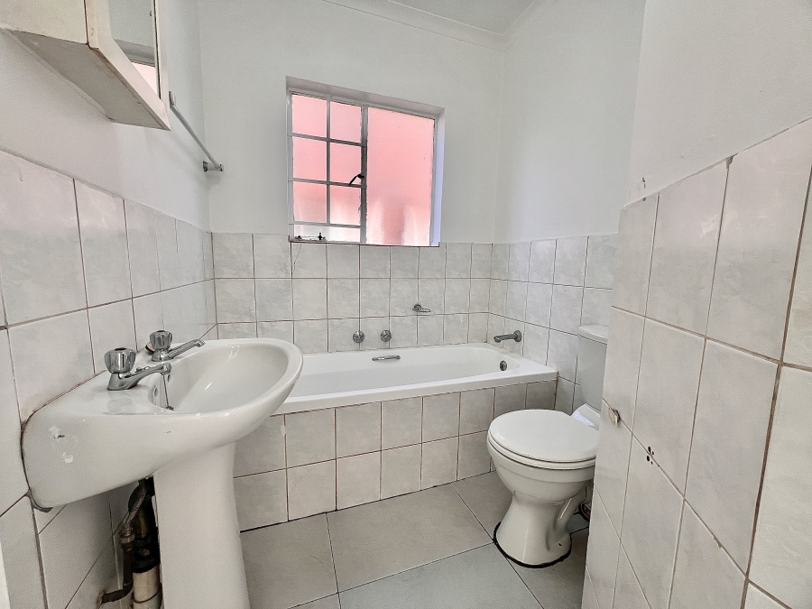 2 Bedroom Property for Sale in Weltevreden Park Gauteng