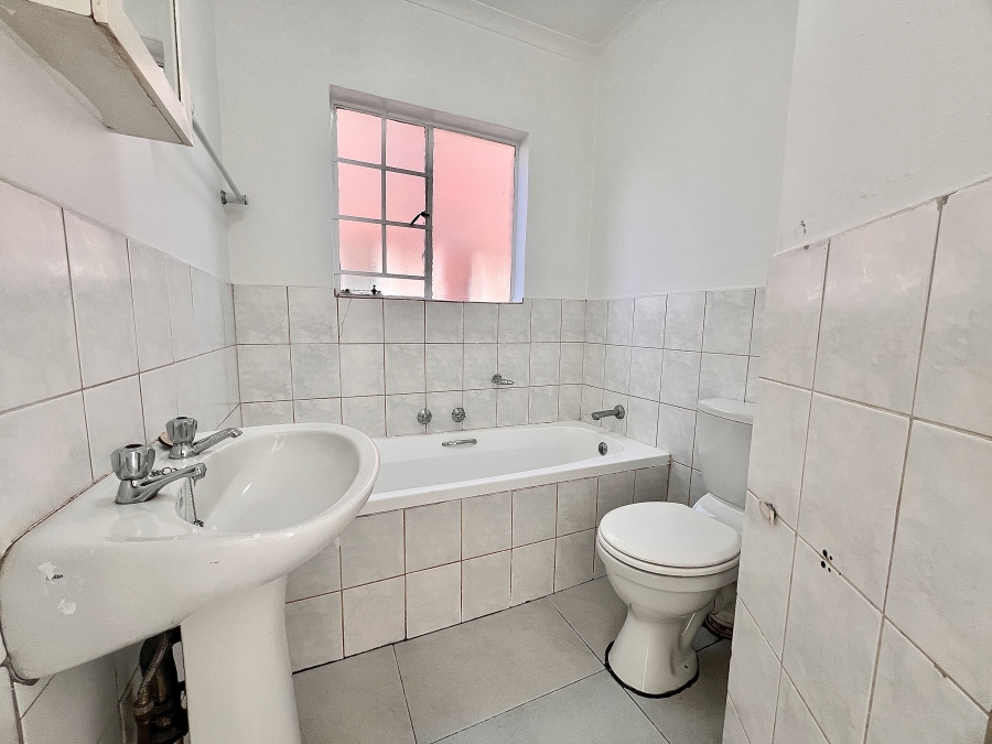 2 Bedroom Property for Sale in Weltevreden Park Gauteng