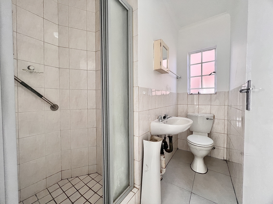 2 Bedroom Property for Sale in Weltevreden Park Gauteng