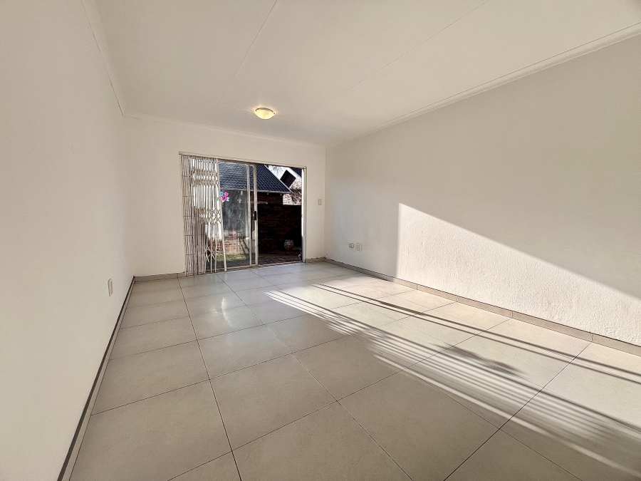 2 Bedroom Property for Sale in Weltevreden Park Gauteng