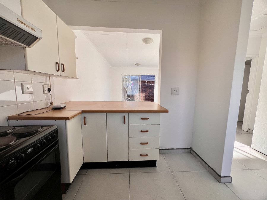 2 Bedroom Property for Sale in Weltevreden Park Gauteng