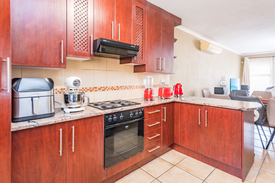 To Let 2 Bedroom Property for Rent in Monument Gauteng