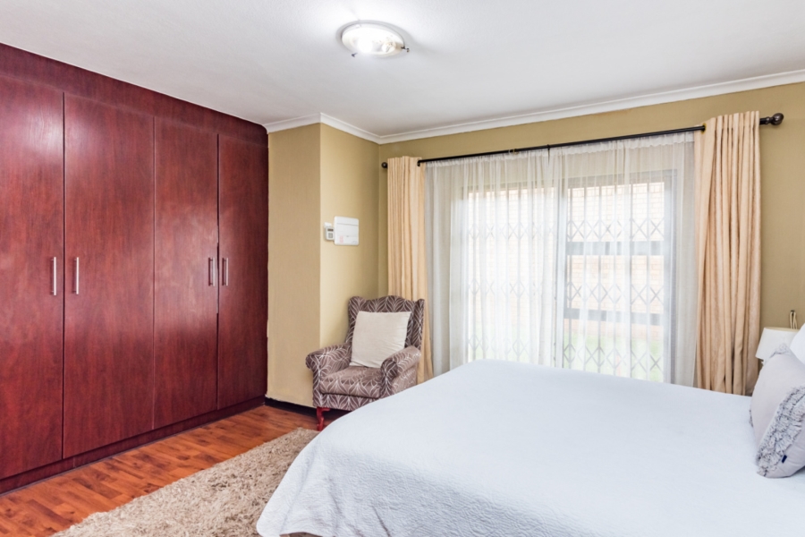 To Let 2 Bedroom Property for Rent in Monument Gauteng