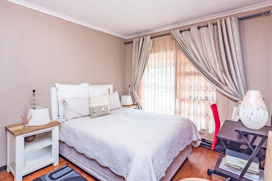 To Let 2 Bedroom Property for Rent in Monument Gauteng