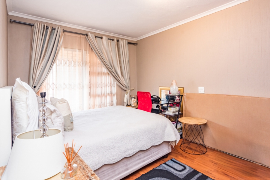 To Let 2 Bedroom Property for Rent in Monument Gauteng