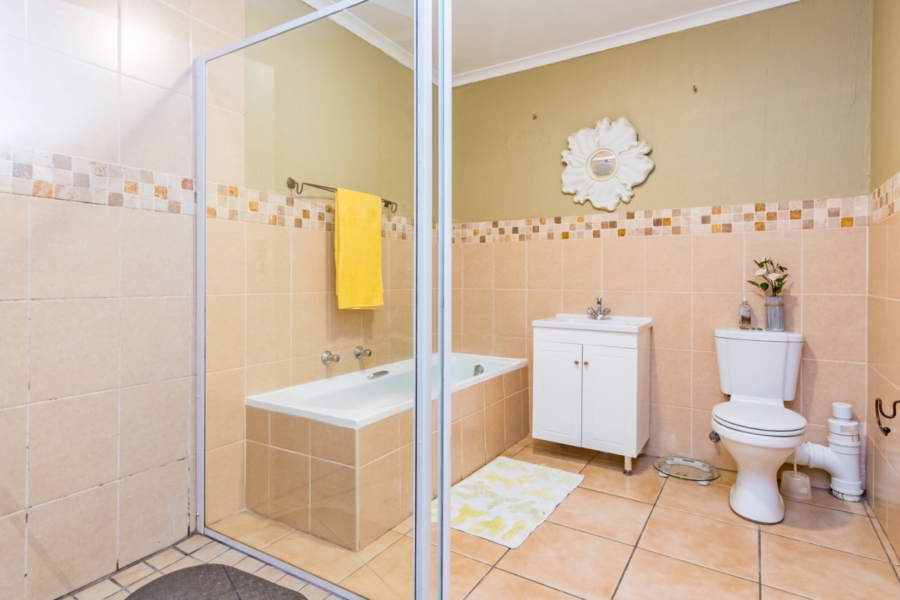 To Let 2 Bedroom Property for Rent in Monument Gauteng