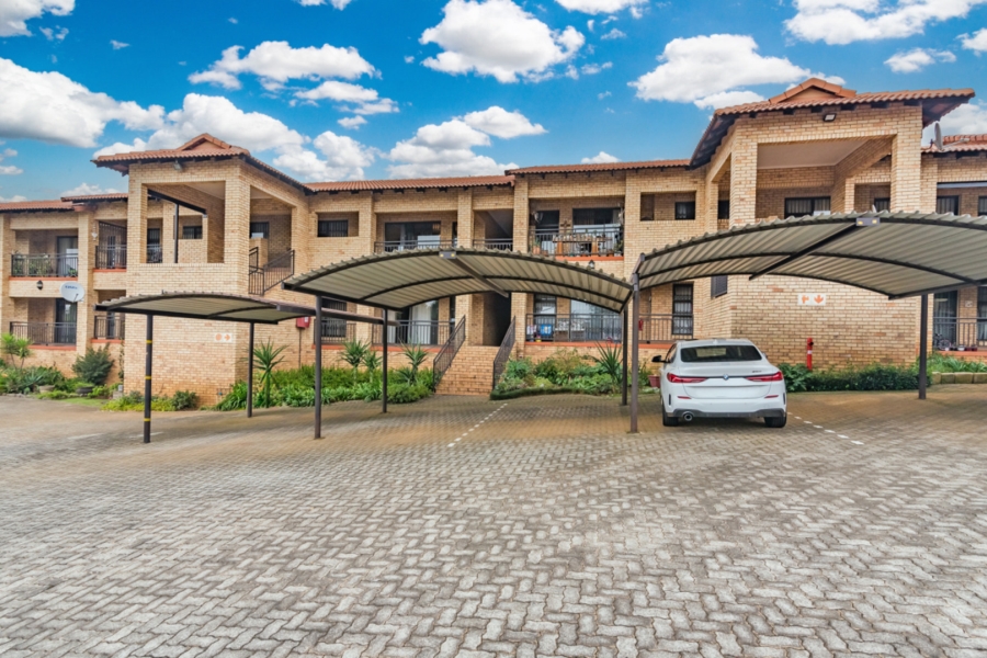 To Let 2 Bedroom Property for Rent in Monument Gauteng