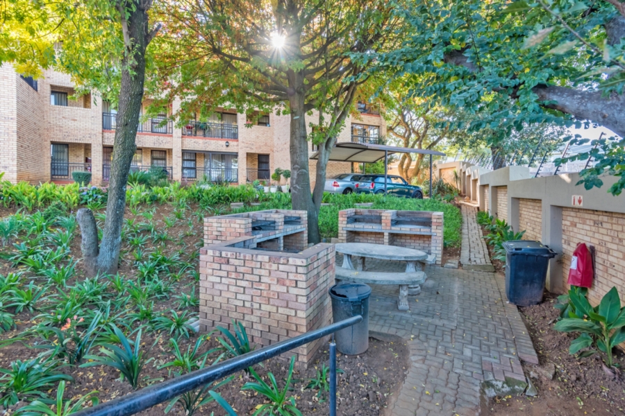 To Let 2 Bedroom Property for Rent in Monument Gauteng