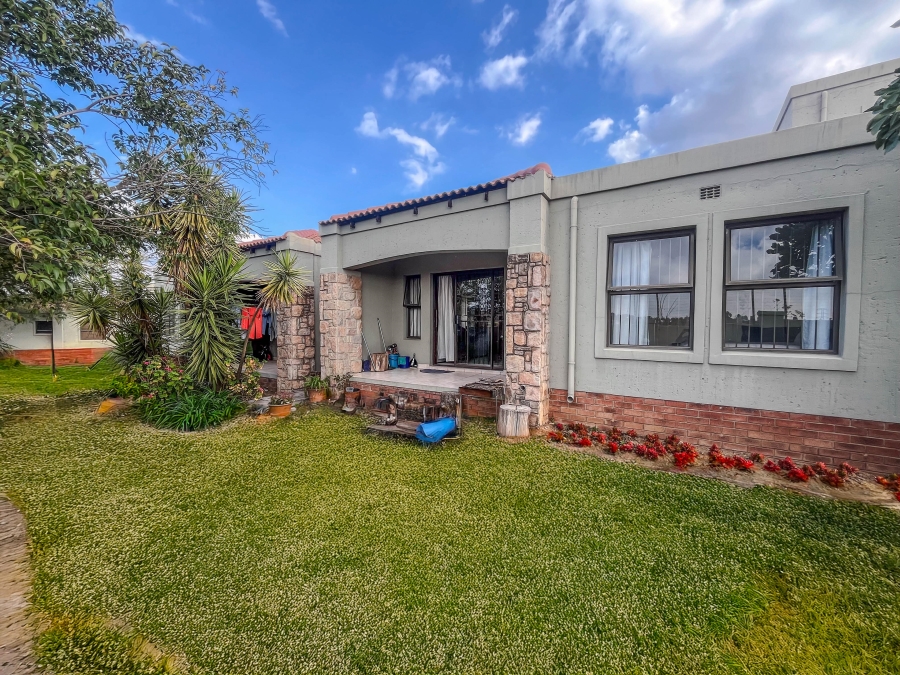 To Let 2 Bedroom Property for Rent in Kengies Gauteng