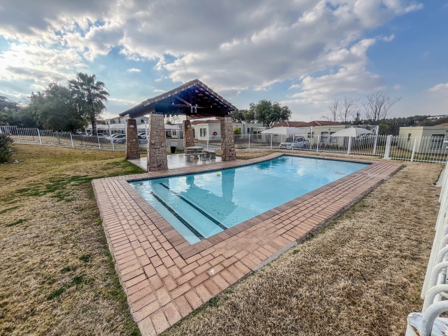 To Let 2 Bedroom Property for Rent in Kengies Gauteng