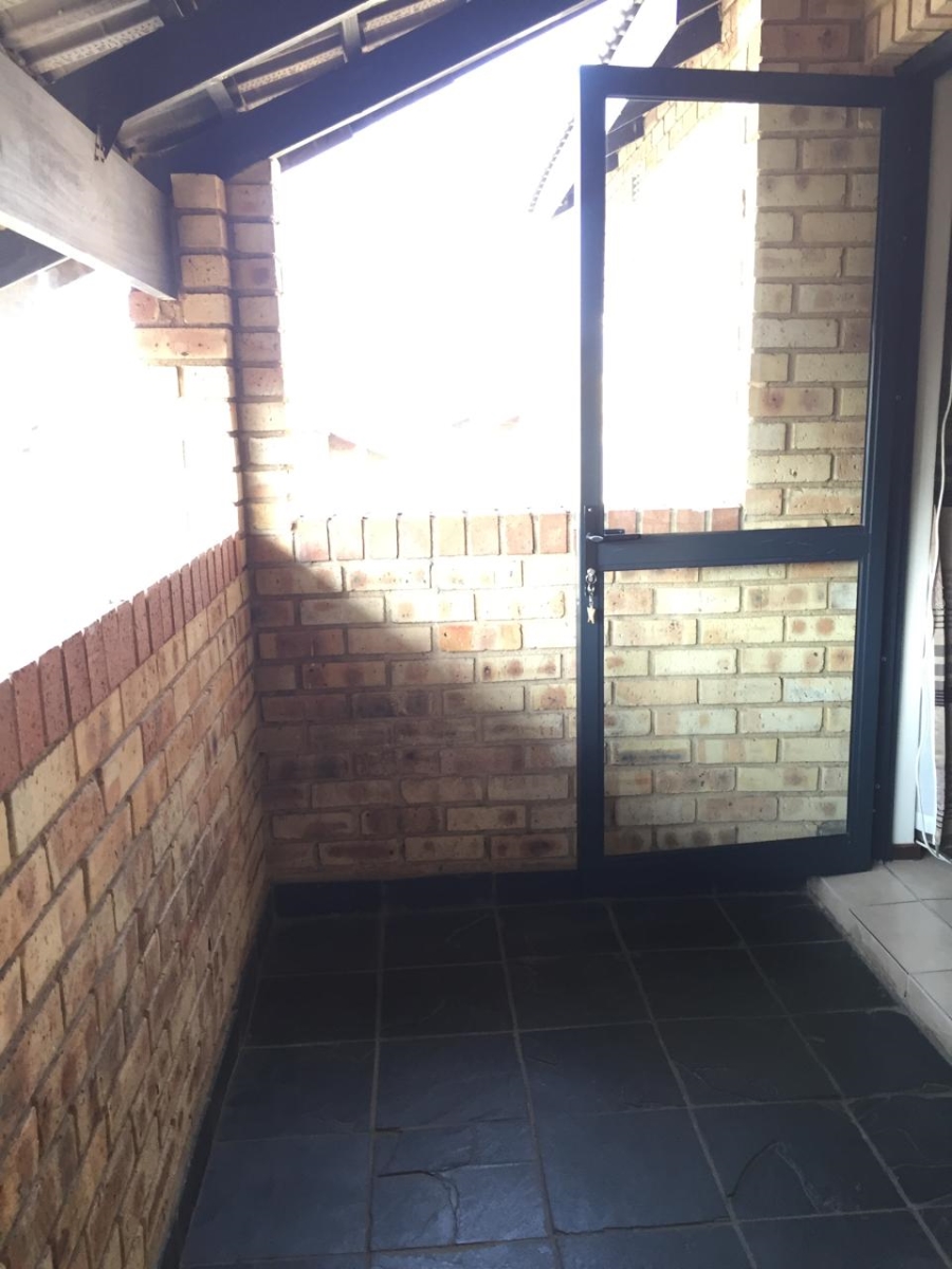 2 Bedroom Property for Sale in Erand Gardens Gauteng