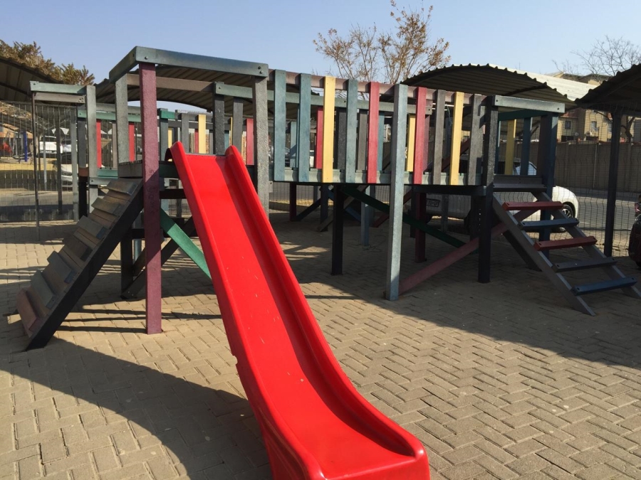 2 Bedroom Property for Sale in Erand Gardens Gauteng