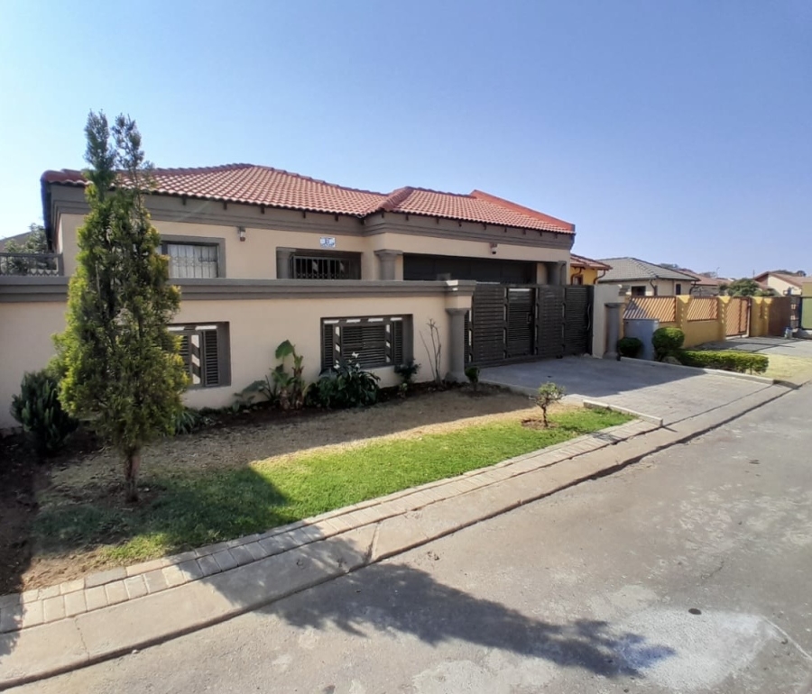 3 Bedroom Property for Sale in Elandspoort Gauteng