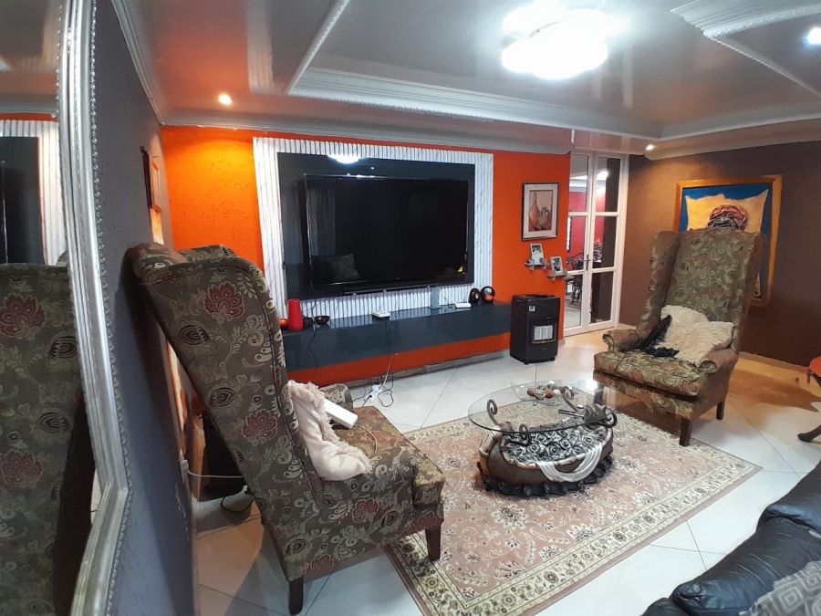 3 Bedroom Property for Sale in Elandspoort Gauteng